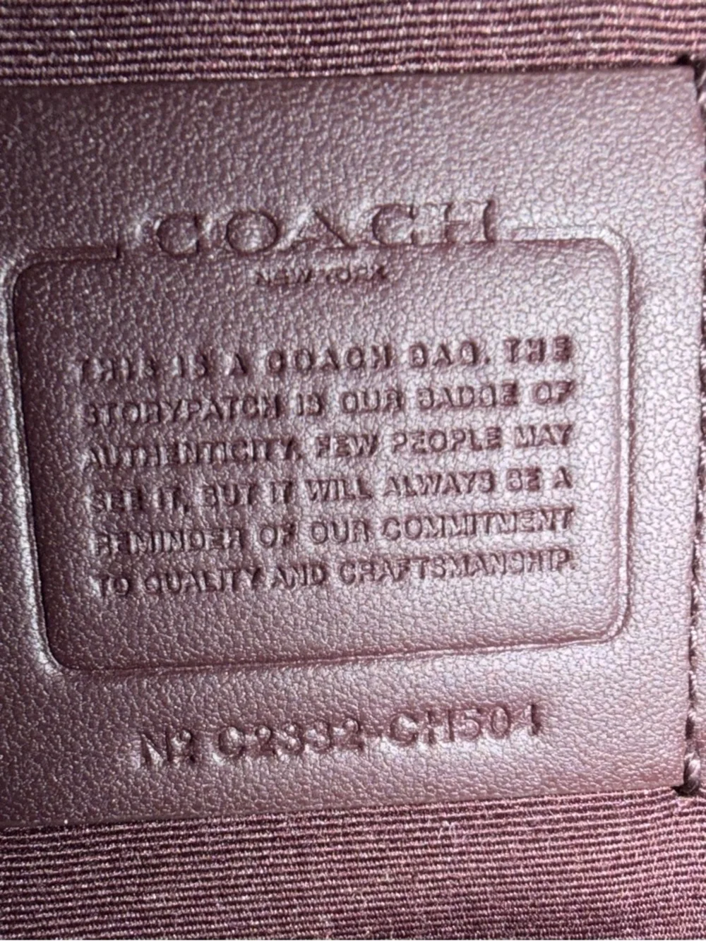 Coach Gallery Tote in leather / signature canvas with chain charm - Picture 12 of 12